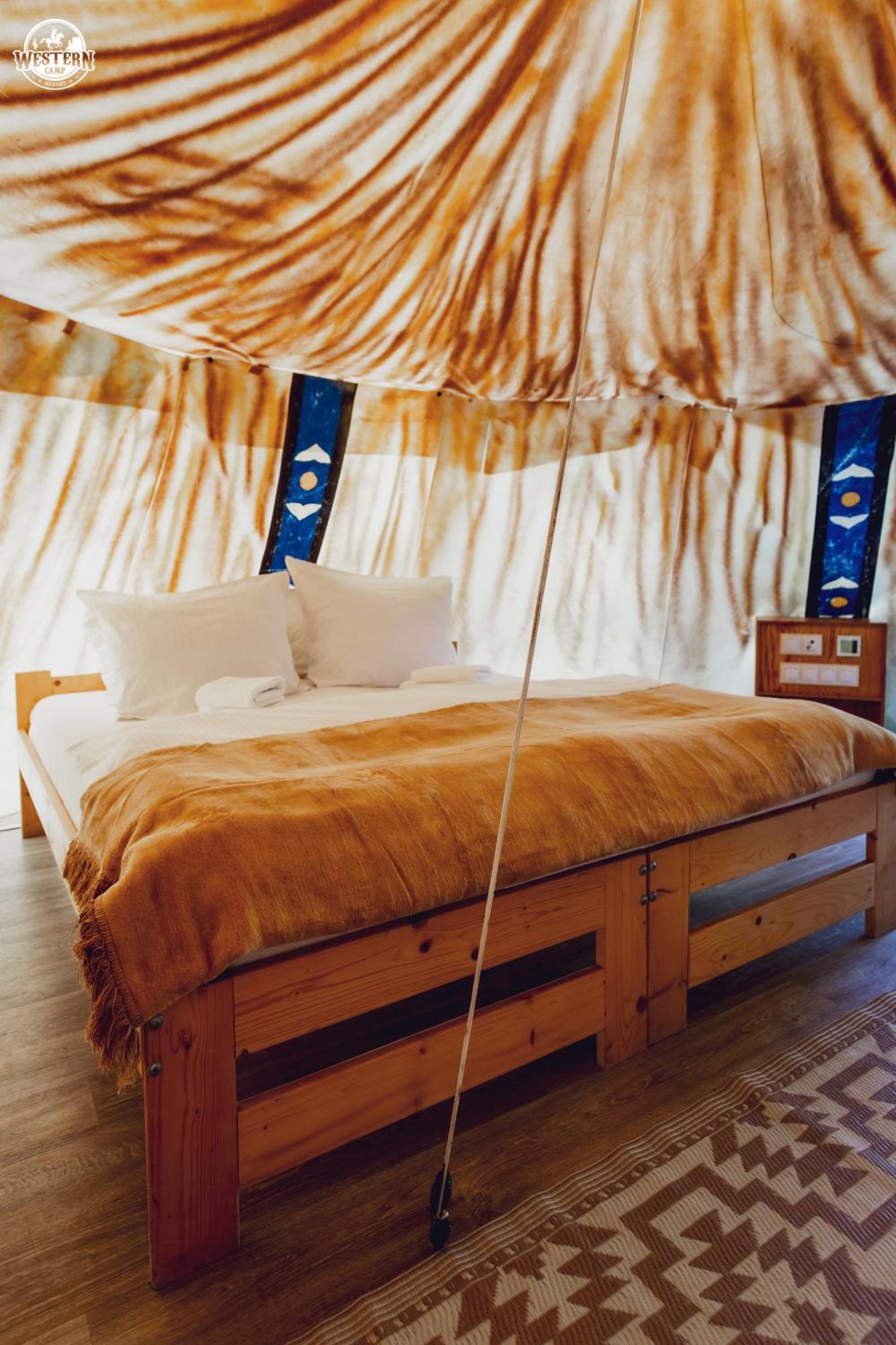 Western Camp Resort 2*
